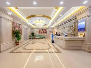 Vienna Hotel Shenzhen North Station Minzhi