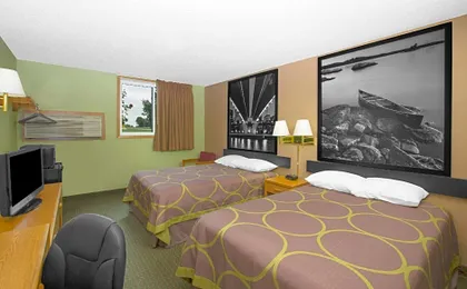 Super 8 by Wyndham Worthington Minnesota