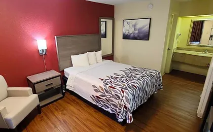 Red Roof Inn & Suites Cornelius - Lake Norman