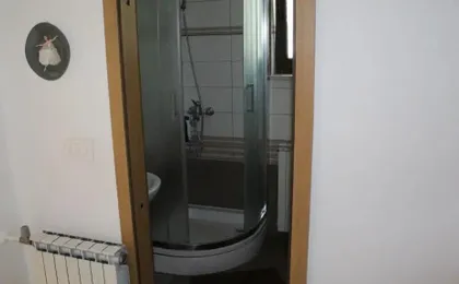 Apartman 100m2, full opremljen, privatni parking.