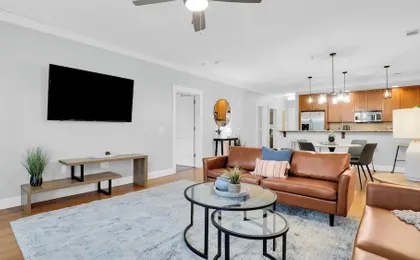 5 Units w/ Free Parking Walkable Historic District The Juliette by Avantstay