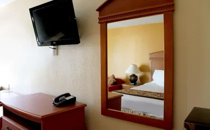 Americas Best Value Inn Frost Bank Center