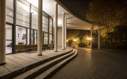 FlyOn Hotel & Conference Center