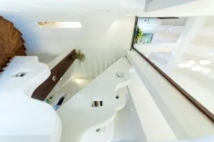Mermaid Seascape Resort Hotel (Dali Erhai)