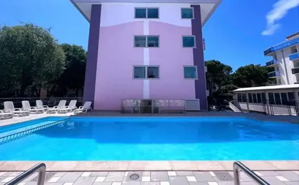 Relax by our Pool-beahost