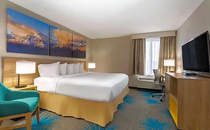 Days Inn & Suites by Wyndham Denver International Airport