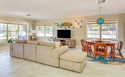 Dock + Lanai: Riverview Homosassa Escape!