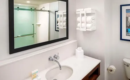 Hampton Inn by Hilton Boston Seaport District