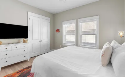 Mins to Beach Access + Pet-friendly + Golf Cart 30A White Sands by Avantstay