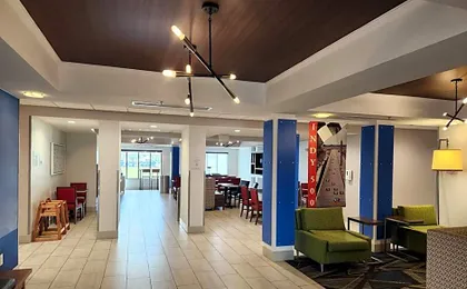 Holiday Inn Express Hotel & Suites Crawfordsville By IHG