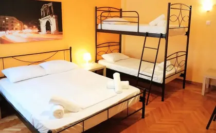 Acropolis museum family apartment