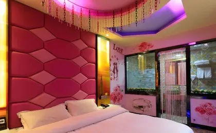 Baiyou Hotel (Shanghai Hongqiao Airport Wuzhong Road)