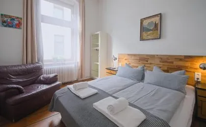 Courtyard Apartment (LIDELI)