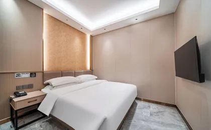 Elong Deluxe International Hotel