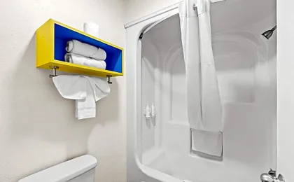 Days Inn by Wyndham San Francisco S/Oyster Point Airport