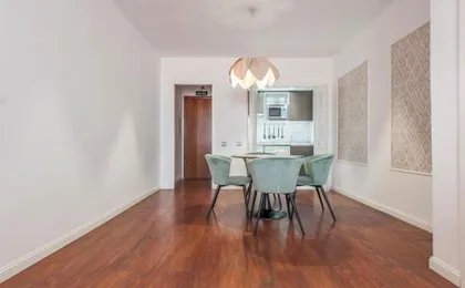 Tu Escapada Urbana - Plaza de Castilla III, Diseño y Localización
