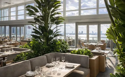 RS Suites - The AKA Residence