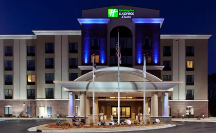 Holiday Inn Express & Suites Hope Mills