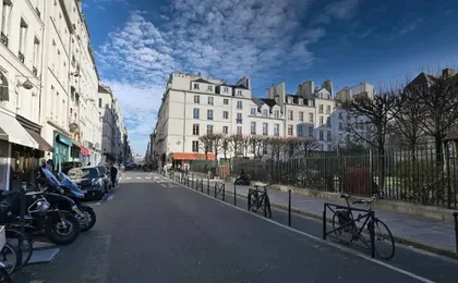 Superb Apartment Center of Paris Le Marais