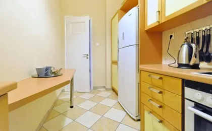 Courtyard Apt - Central Athens