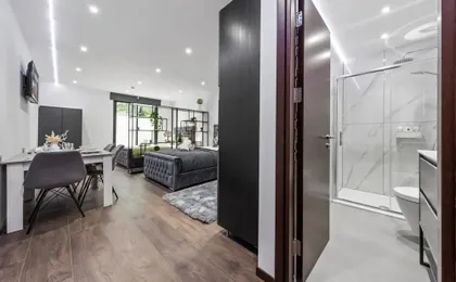 Huge Cosy Studio Family Sleeps 4 North West London