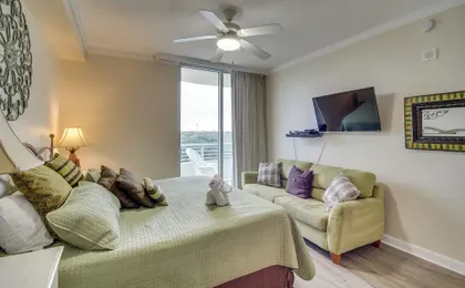 Resort-style Biloxi Condo: Walk to the Beach!