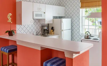 Olde Marco Island Inn & Suites