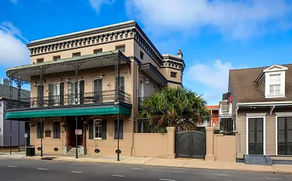 New Orleans Courtyard Hotel by the French Quarter