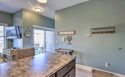Dtwn Ludington Condo: Balcony, Walk To Beach!