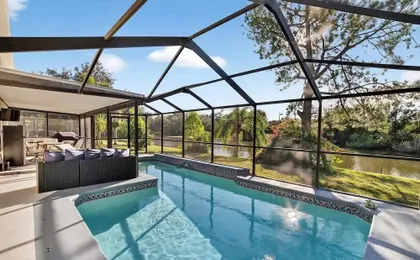 Lakefront 4-bedroom Home With Pool