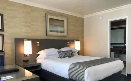 West Beach Inn, a Coast Hotel