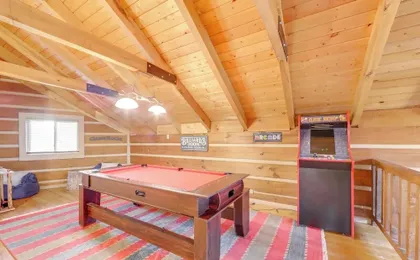 True Log Cabin w/ Game Room, Year-round Views