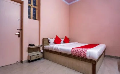Oyo 17250 Hotel Ganesham