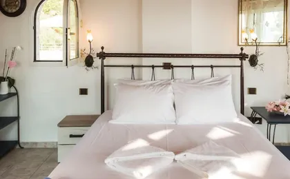 Eros Loft with Pool Near the Beach