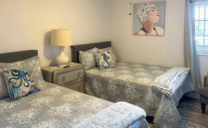 On-the-beach Escape: Oceanfront in Surfside!