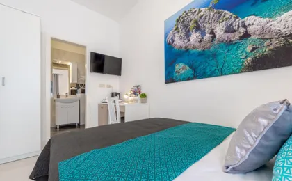 Studio Apartment & Room Ten - Free Parking