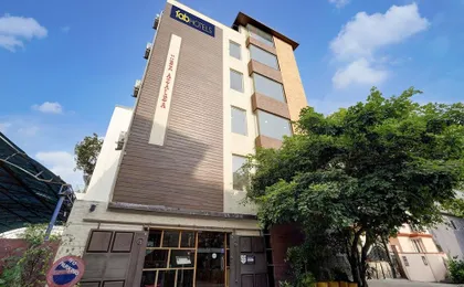 Fabhotel Green Wood 5