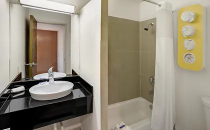 Motel 6 Dallas South