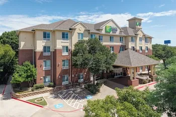 Holiday Inn Express Hotel & Suites Dallas-Grand Prairie I-20