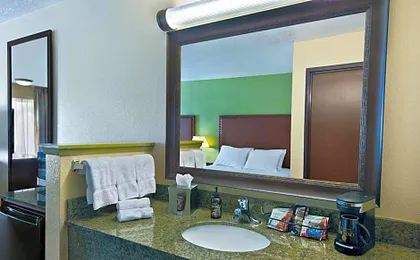 Oxford Suites Hermiston