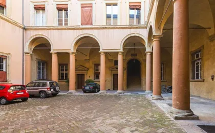 Wonderful, Quiet And Bright Apartment. in the Center Historian