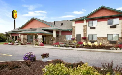 Super 8 by Wyndham Eveleth