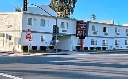 Manhattan Inn & Suites