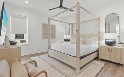 30A Salt & Solace Pool, Golf Cart, Hot Tub + Outdoor Kitchen