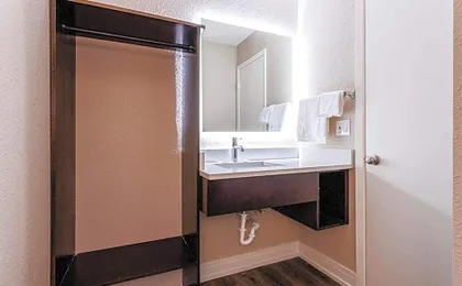 Super 8 by Wyndham Rockford South