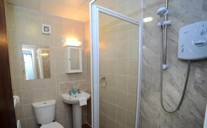 Lynmoore Guest House