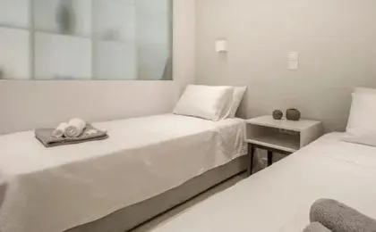 Acropolis Museum - Modern Living [I]