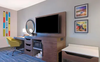 Hampton Inn By Hilton & Suites Marina