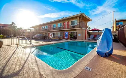 Friendly Hills Inn - Whittier, Los Angeles