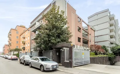 Candiani Building - Bright Spacious 1 BR w Balcony in Bovisa